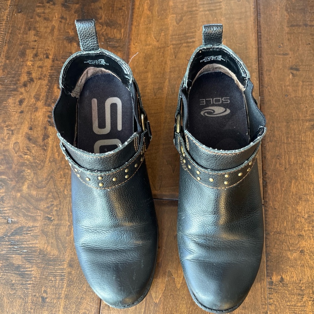 B.O.C. Soul slip on black leather motorcycle ankle boots with studs, US 7 - Picture 3 of 6